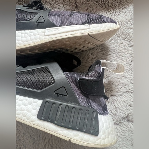 ADIDAS NMD_XR1 Boost Primeknit Black Camo Duck Size 7Y Young Man Running Shoes - Picture 9 of 12